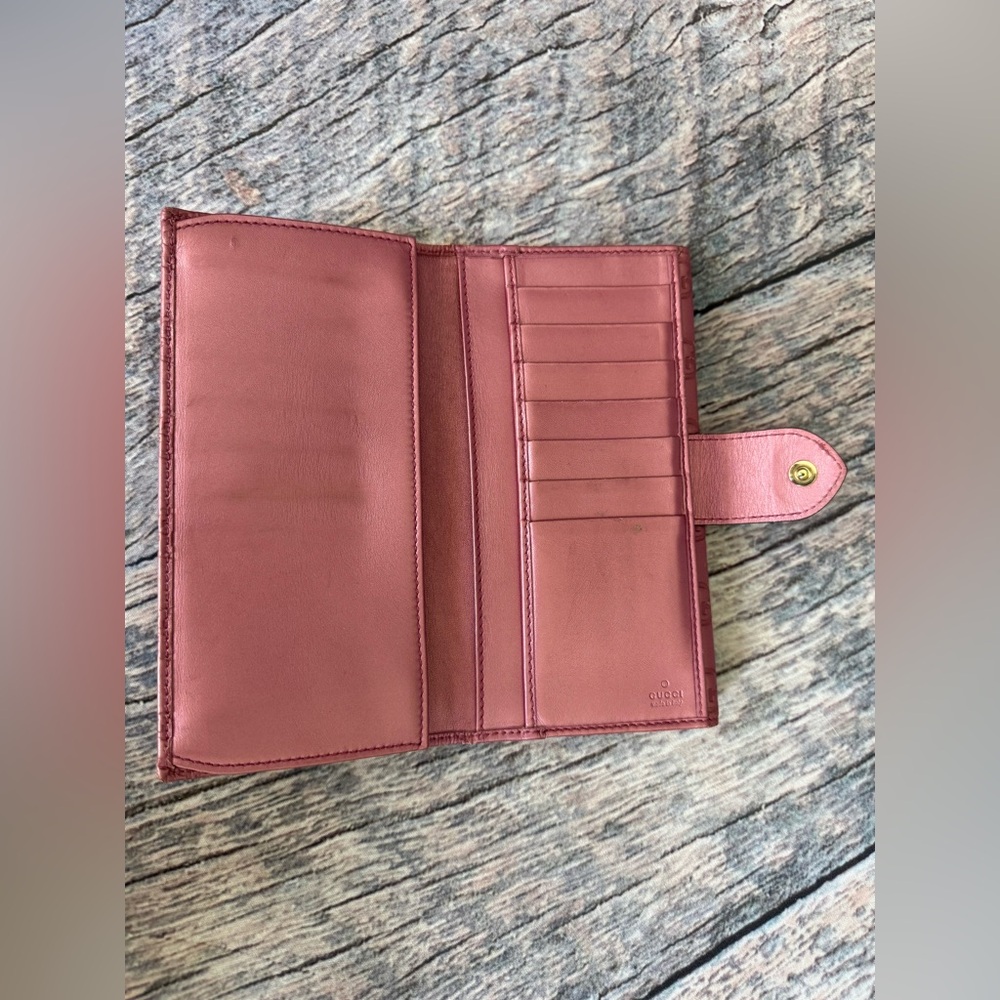 Gucci Rose Embossed Leather Wallet - Picture 4 of 10